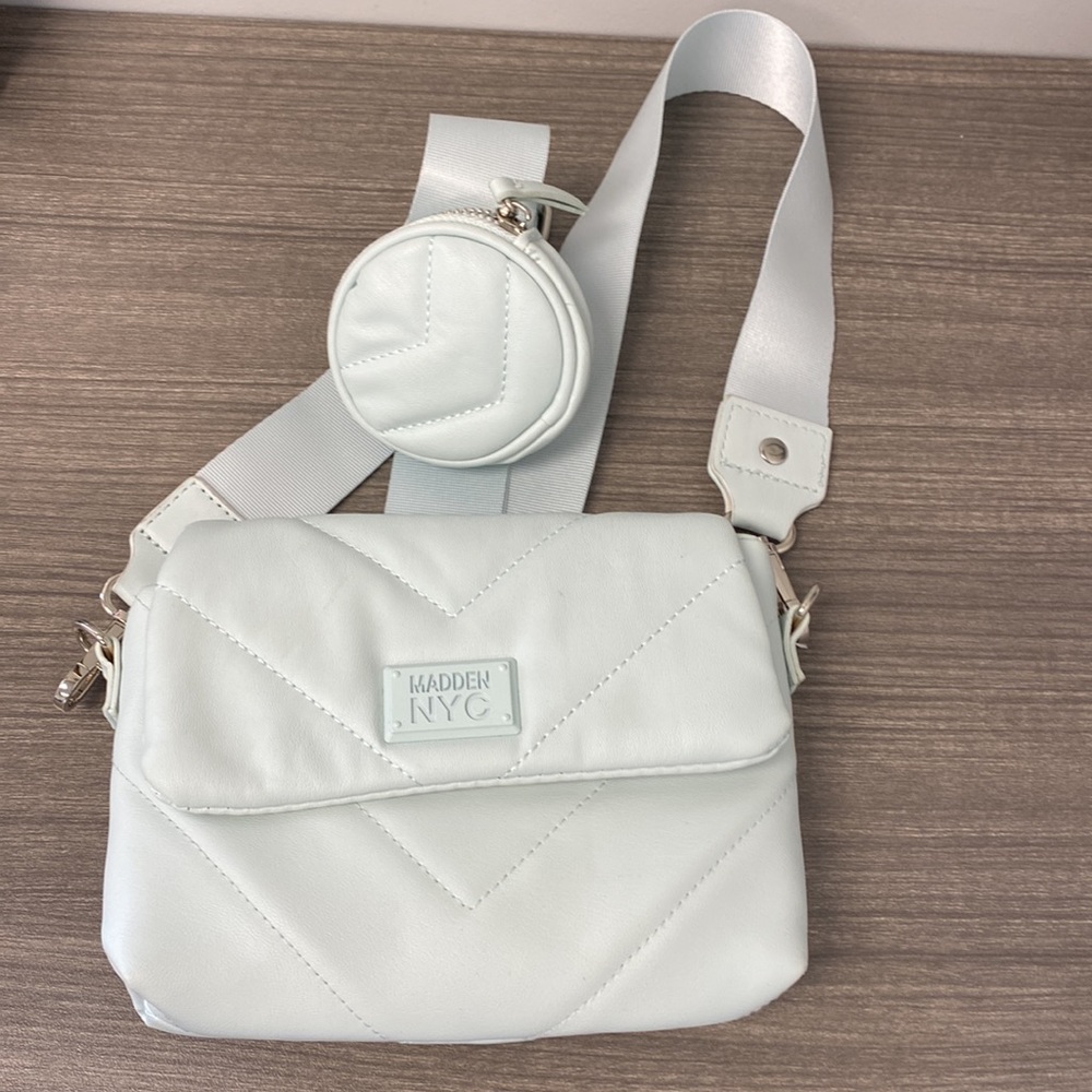 Madden NYC Quilted Mint Green Crossbody - Picture 4 of 4